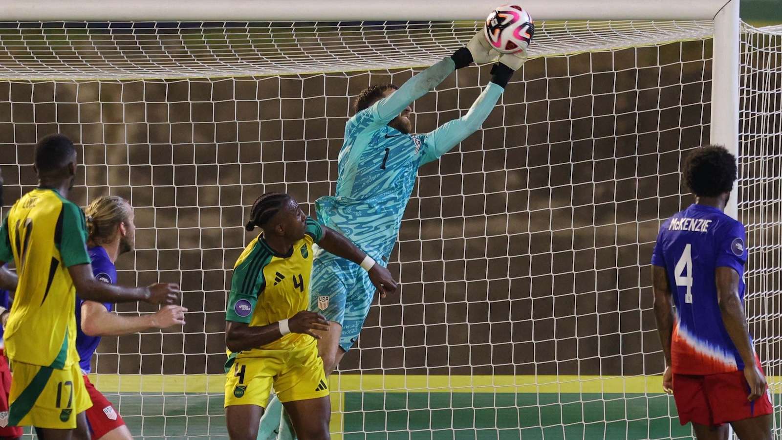 球队必须在 球队必须在