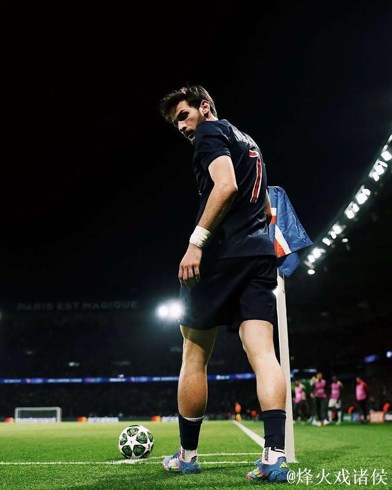 法甲-克瓦拉茨赫利亚梅开二度 巴黎3-1逆转击败欧塞尔 法甲-克瓦拉茨赫利亚梅开二度 巴黎3-1逆转击败欧塞尔